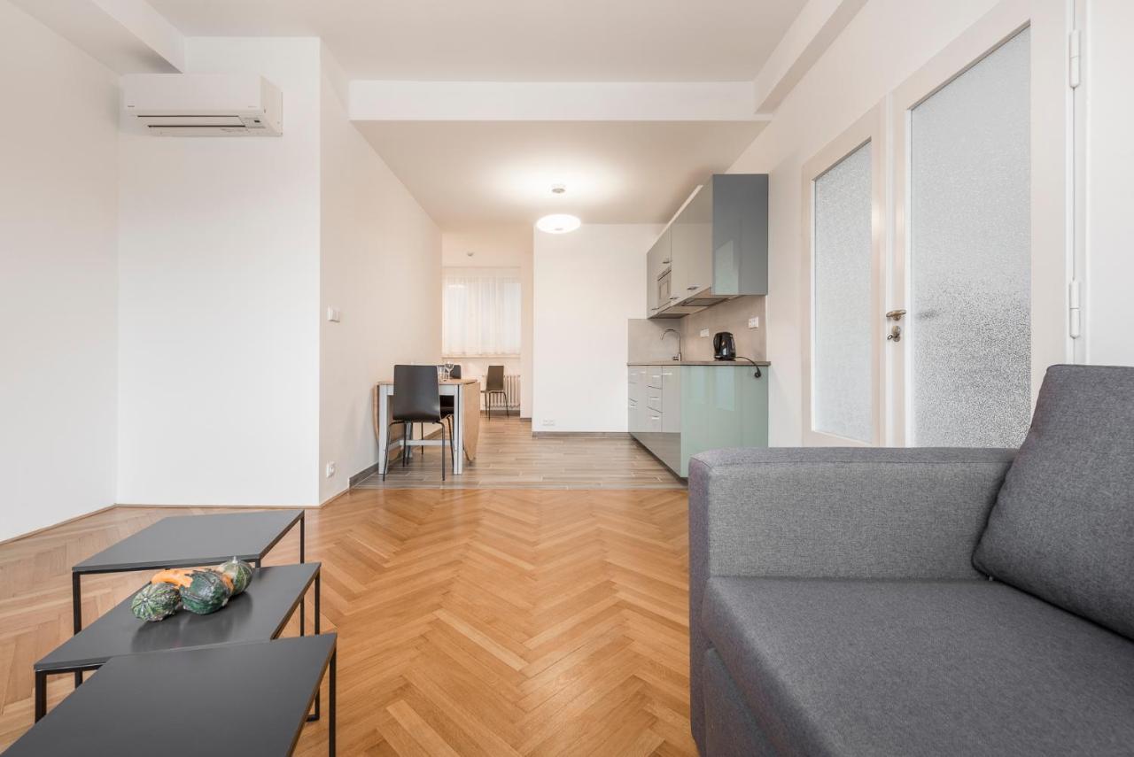 Merkur Apartments Prag Eksteriør billede